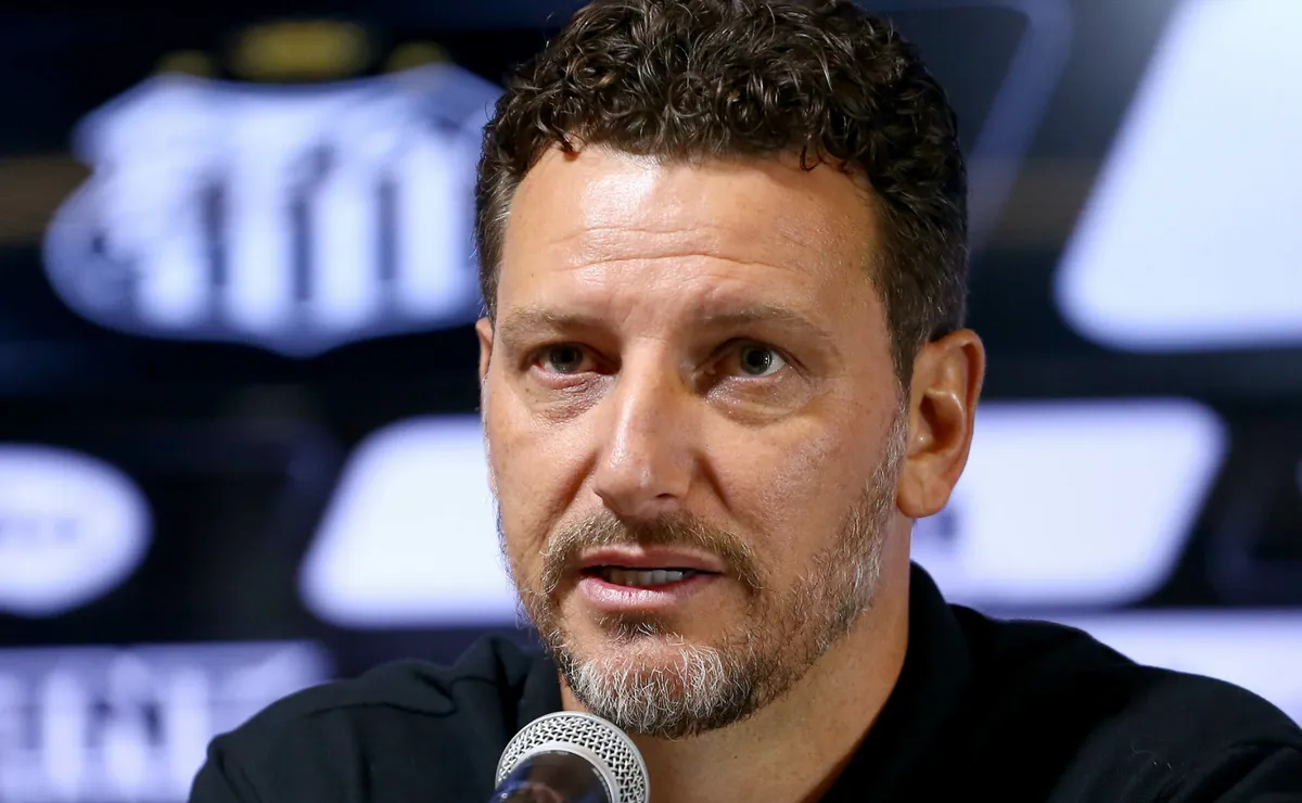 Elano exalta talento de Neymar e projeta camisa 10 do Santos na Copa do Mundo 2026