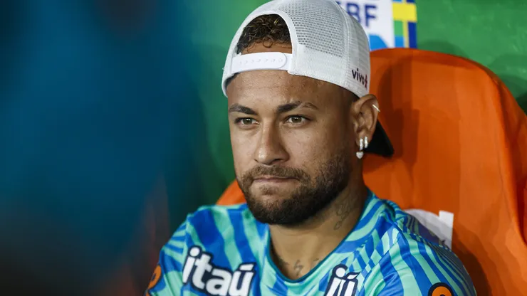 Neymar se recupera de lesão para jogar pela Seleção Brasileira. Foto: IMAGO/Latin Sport