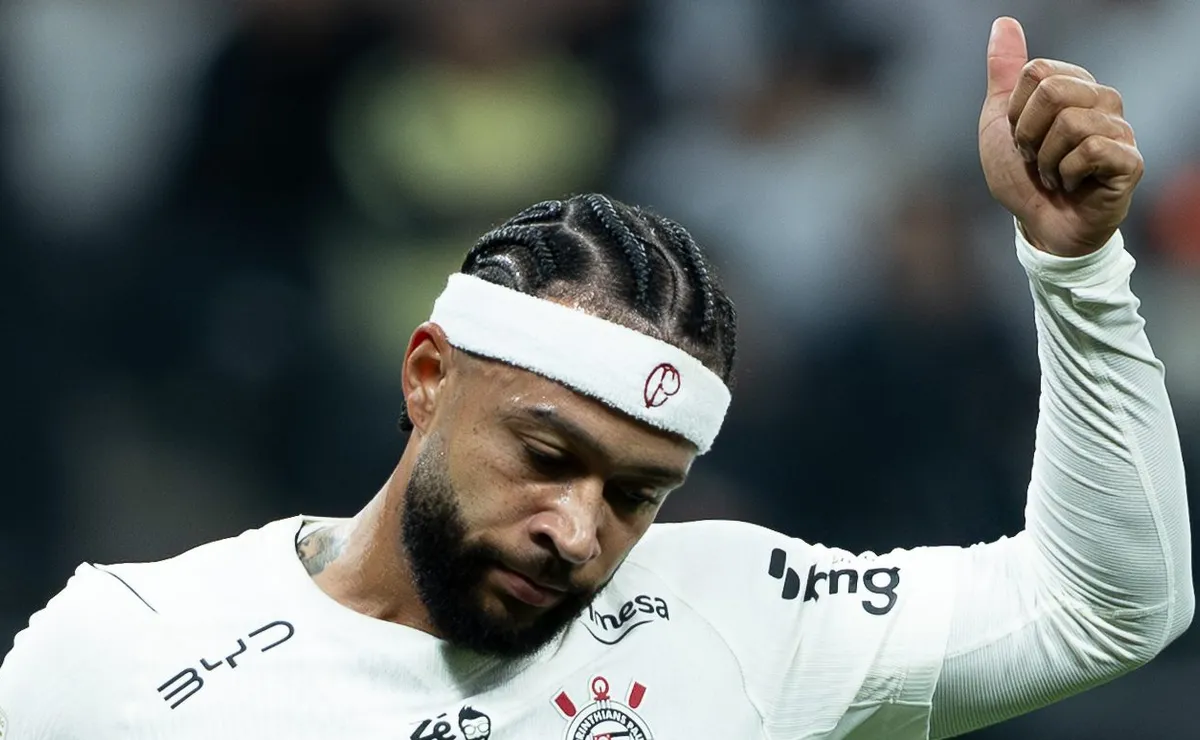 Memphis Depay celebrará acerto com o Corinthians após a Copa do Mundo e vencimentos serão pagos pelo clube