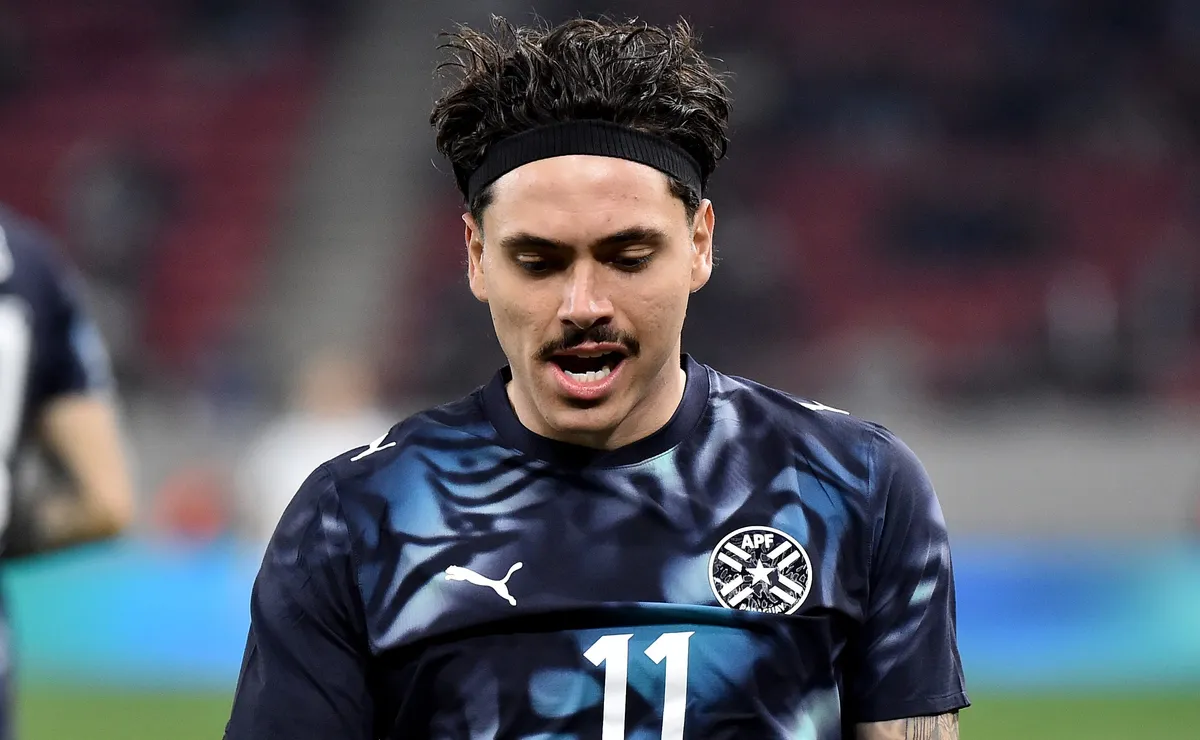 Maurício confia na Seleção do Paraguai para a Copa do Mundo e admite raça e garra dos companheiros