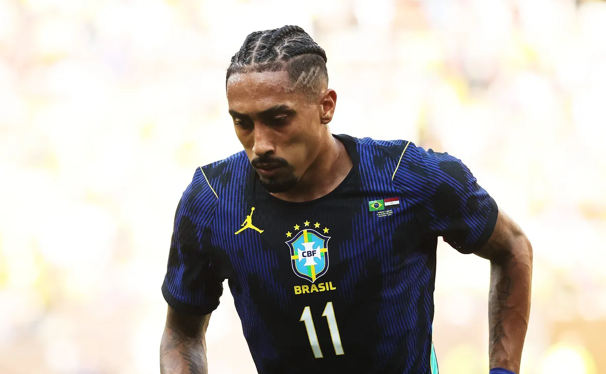 Raphinha admite, em entrevista, que o ataque do Brasil não será suficiente para ser campeão da Copa do Mundo
