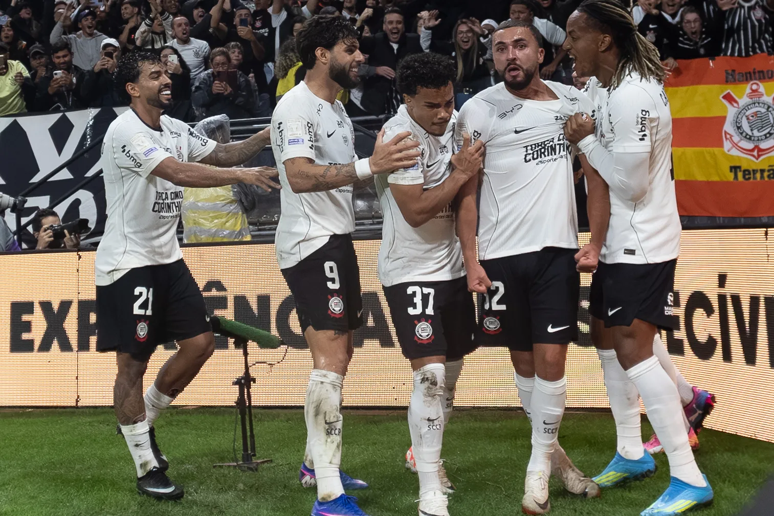 Zakaria Labyad jogador do Corinthians comemora seu gol durante partida contra o Atletico-MG no estadio Arena Corinthians pelo campeonato Brasileiro A 2026. Foto: Joisel Amaral/AGIF
