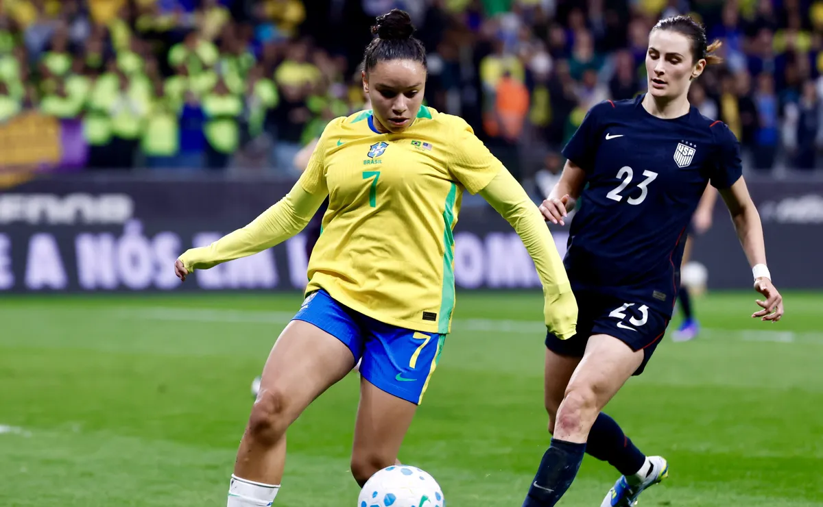 Dudinha sofre grave lesão de LCA e menisco e desfalca a Seleção Feminina