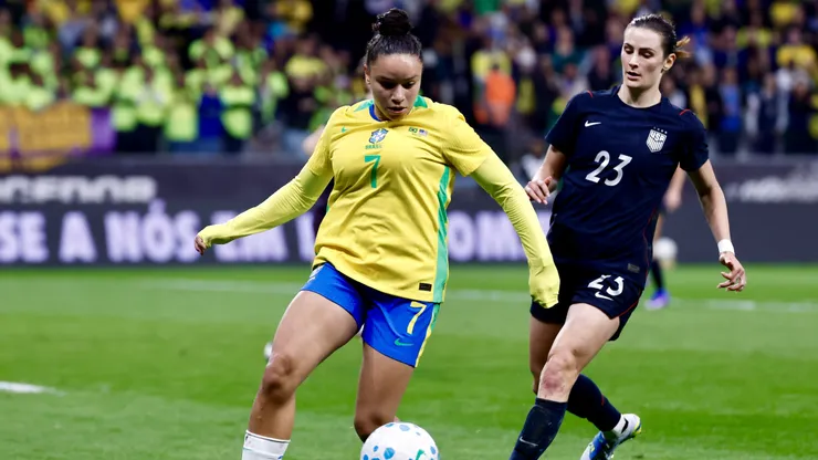 Dudinha vira preocupação para a Seleção Feminina - Foto: Marcello Zambrana/AGIF