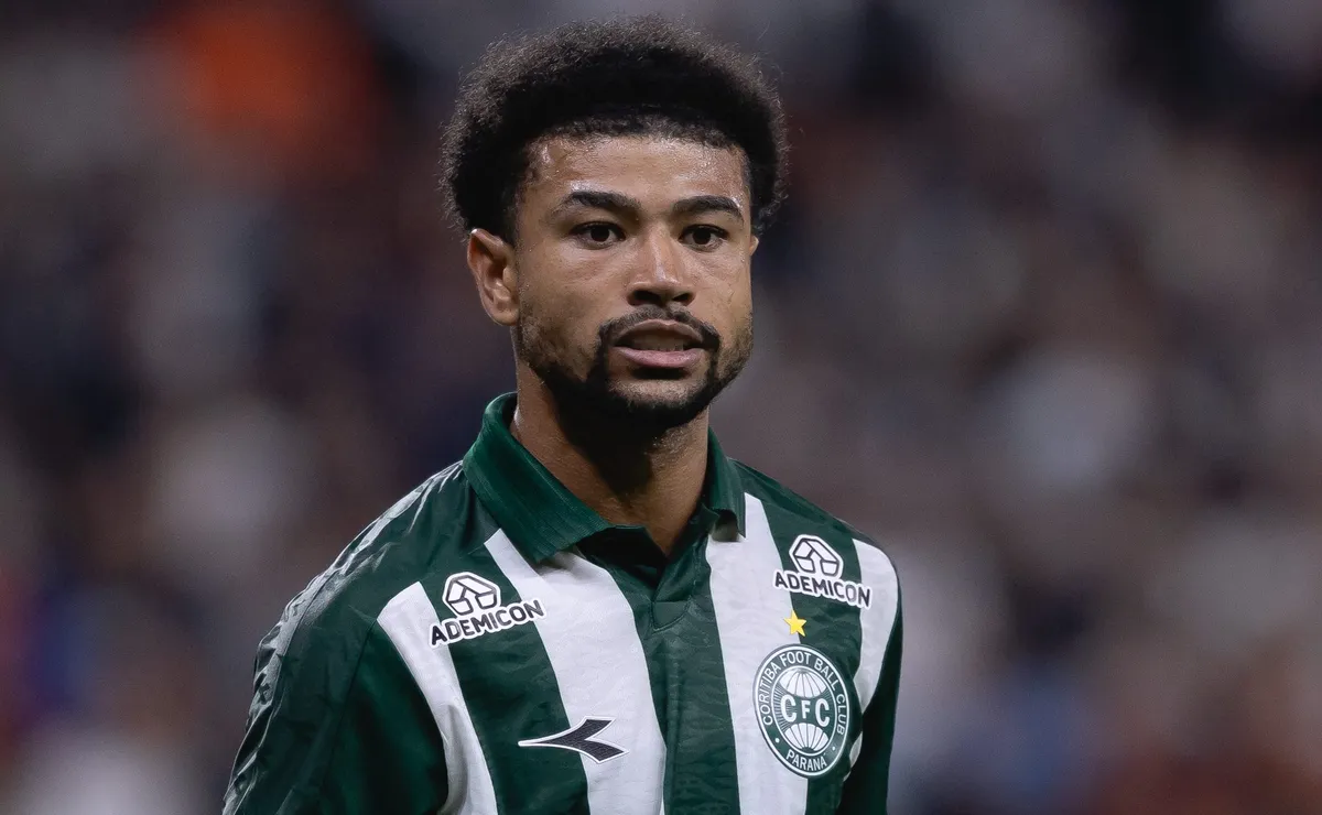 Flamengo sinaliza pagar R$ 60 milhões para comprar Lucas Ronier, do Coritiba, para 2027