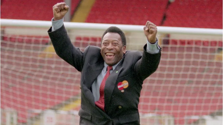 Pelé marcou 12 dos 17 gols santista nas Copas do Mundo Credit: Clive Mason /Allsport