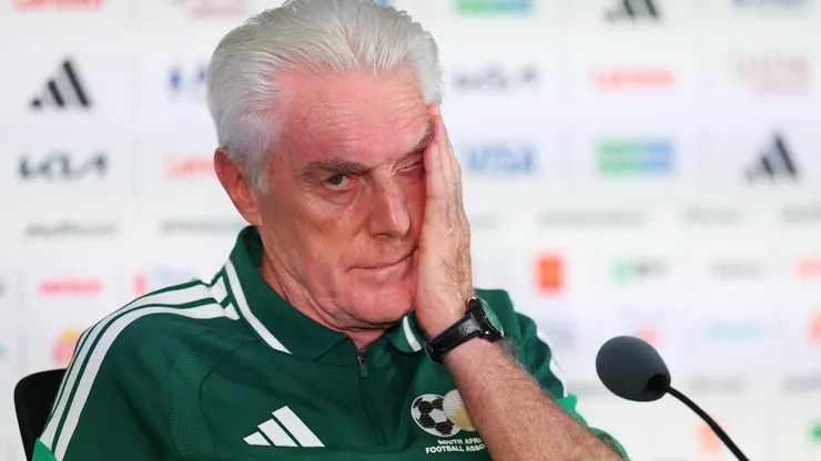 Hugo Broos, treinador da África do Sul. (Photo by Carl Recine/Getty Images)