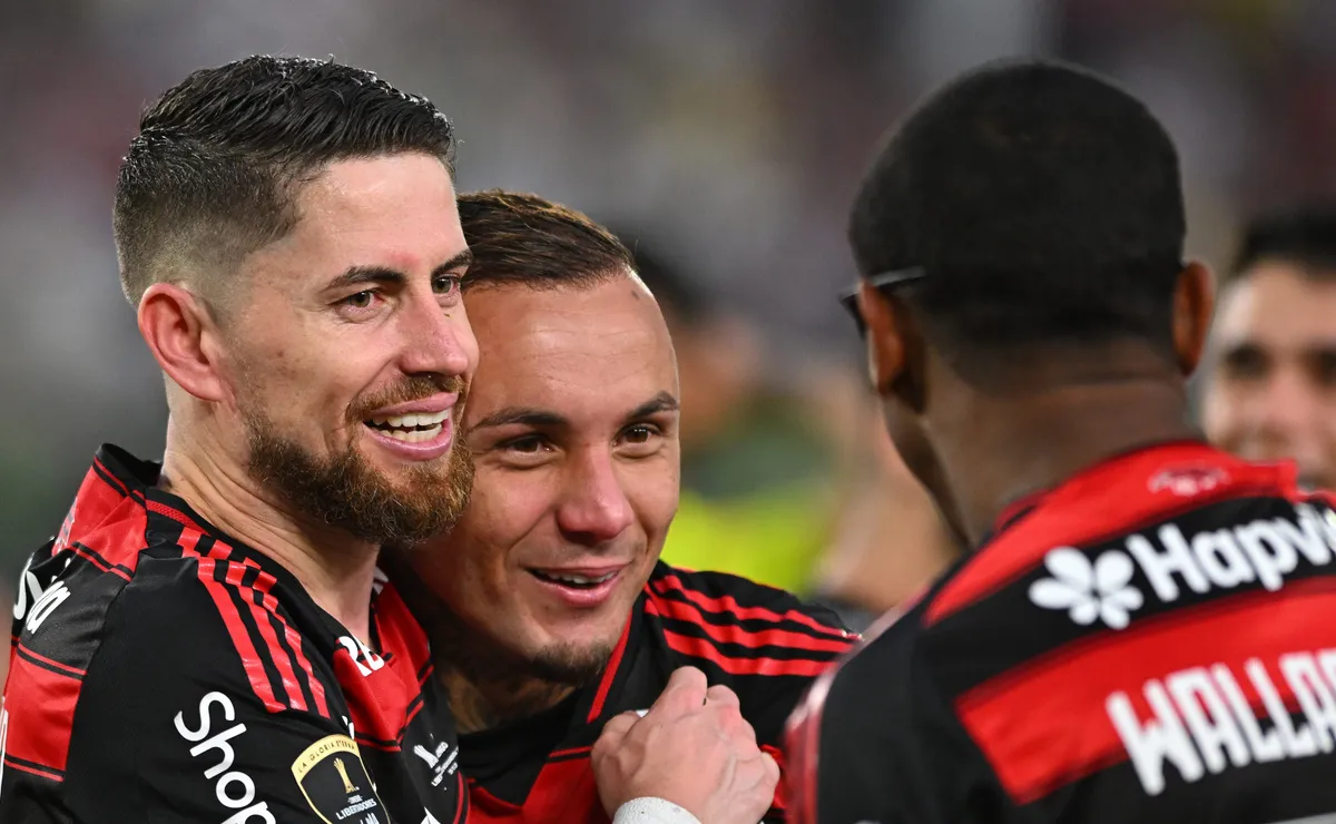 Vasco está interessado na contratação de Everton Cebolinha, do Flamengo