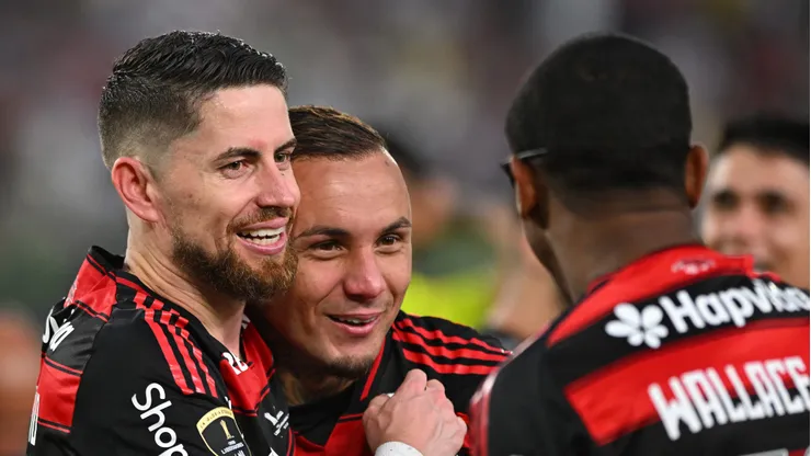 Cebolinha, Jorginho e Wallace Yan. Foto: Rodrigo Valle/Getty Images