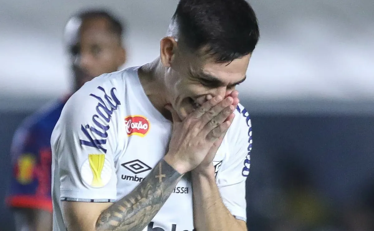 Cuca aprova e Santos segue tentando renovar com Escobar, revela jornalista