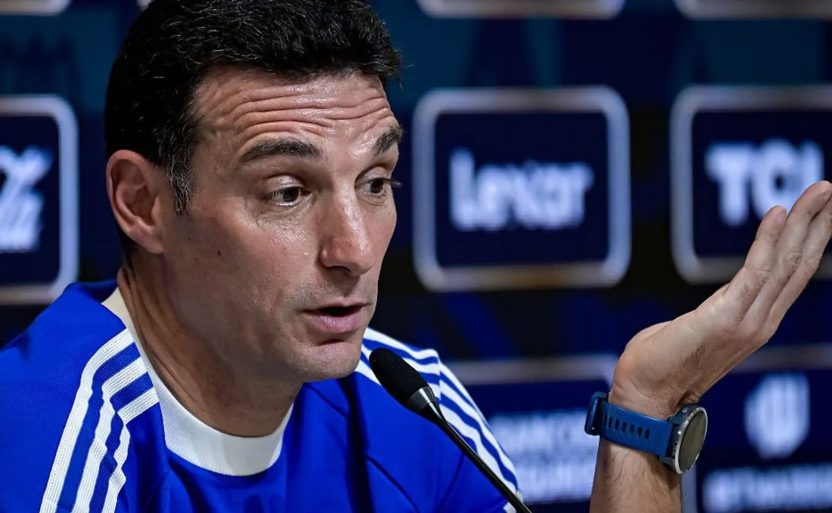 Julián Álvarez e Lautaro Martínez travam duelo pela escolha de Scaloni na Argentina