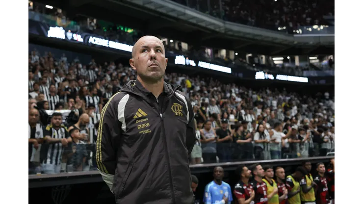 MG - BELO HORIZONTE - 26/04/2026 - BRASILEIRO A 2026, ATLETICO-MG X FLAMENGO - Leonardo Jardim tecnico do Flamengo durante partida contra o Atletico-MG no estadio Arena MRV pelo campeonato Brasileiro A 2026. Foto: Gilson Lobo/AGIF