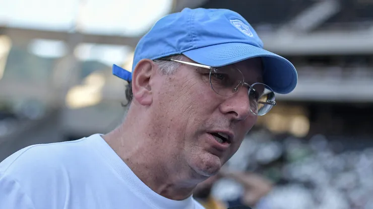 John Textor CEO do Botafogo durante aquecimento antes da partida contra o Chapecoense no estadio Engenhao pelo campeonato Copa Do Brasil 2026.