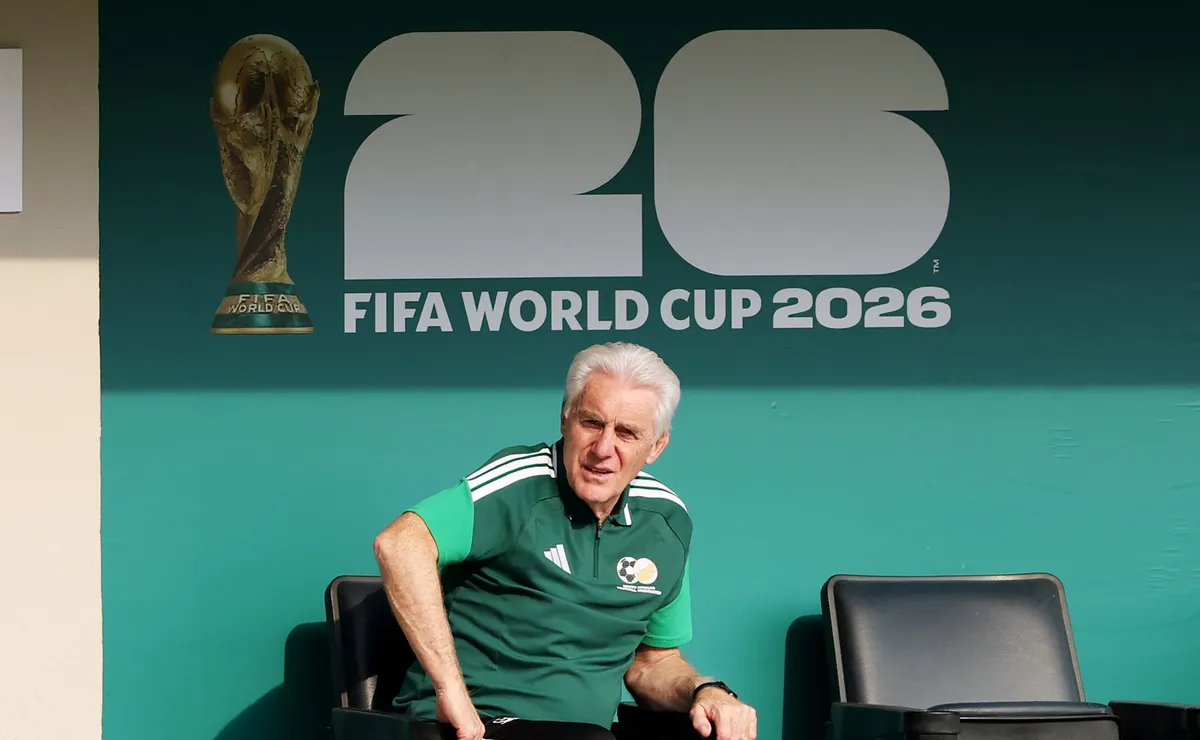 Hugo Broos prepara escalação com força total e 3 atacantes em México x África do Sul na Copa do Mundo