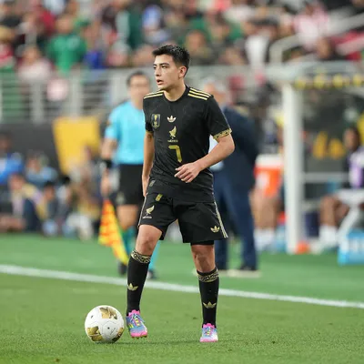 Gilberto Mora estreia na Copa e tem empresária de Haaland