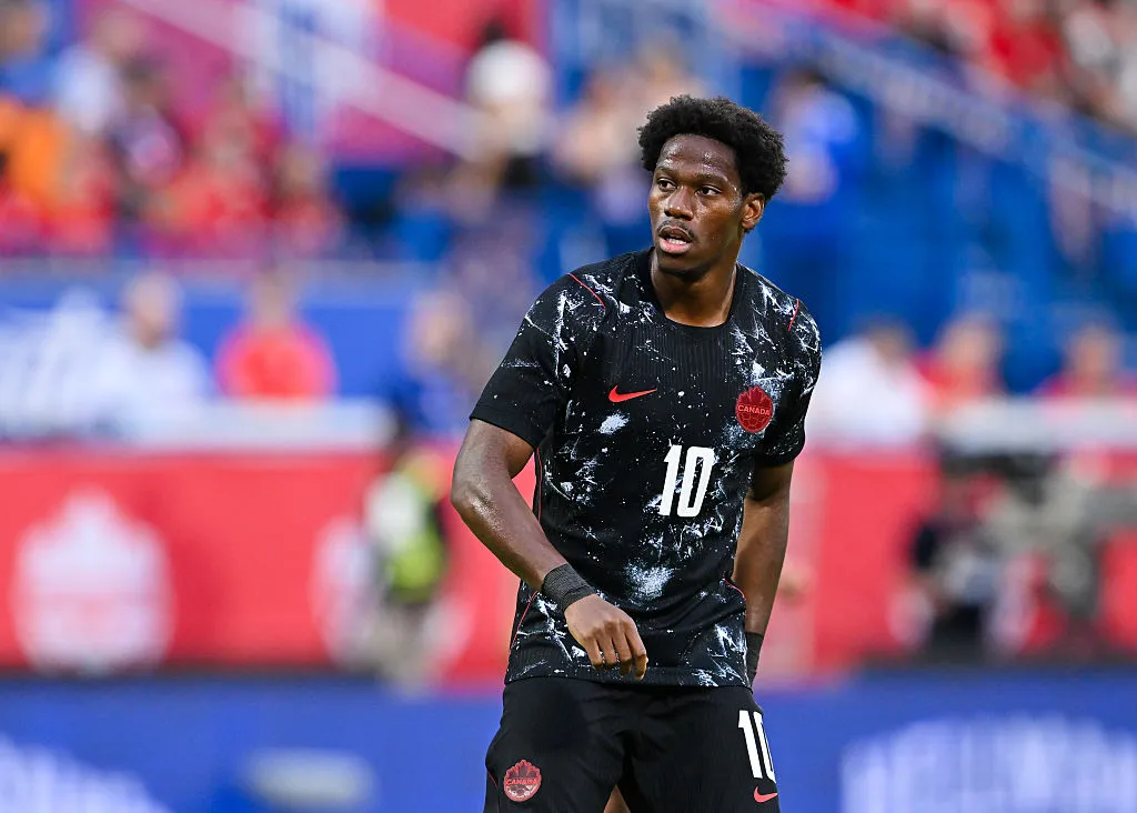 Jonathan David durante amistoso pelo Canadá. Foto: Minas Panagiotakis/Getty Images