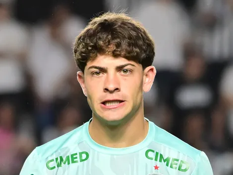 Giay fica fora da Copa e Argentina decide convocar Senesi
