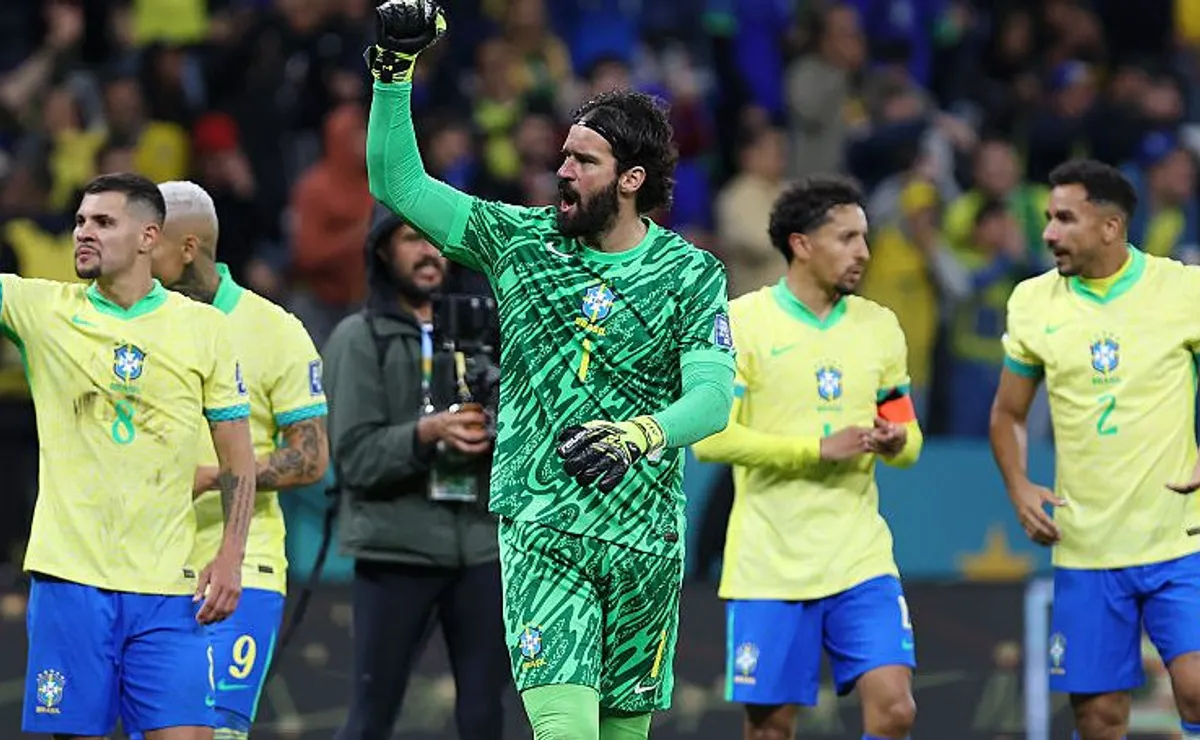 Alisson vê como positivo o Brasil chegar desacreditado na Copa do Mundo: “Foi assim em outros momentos”