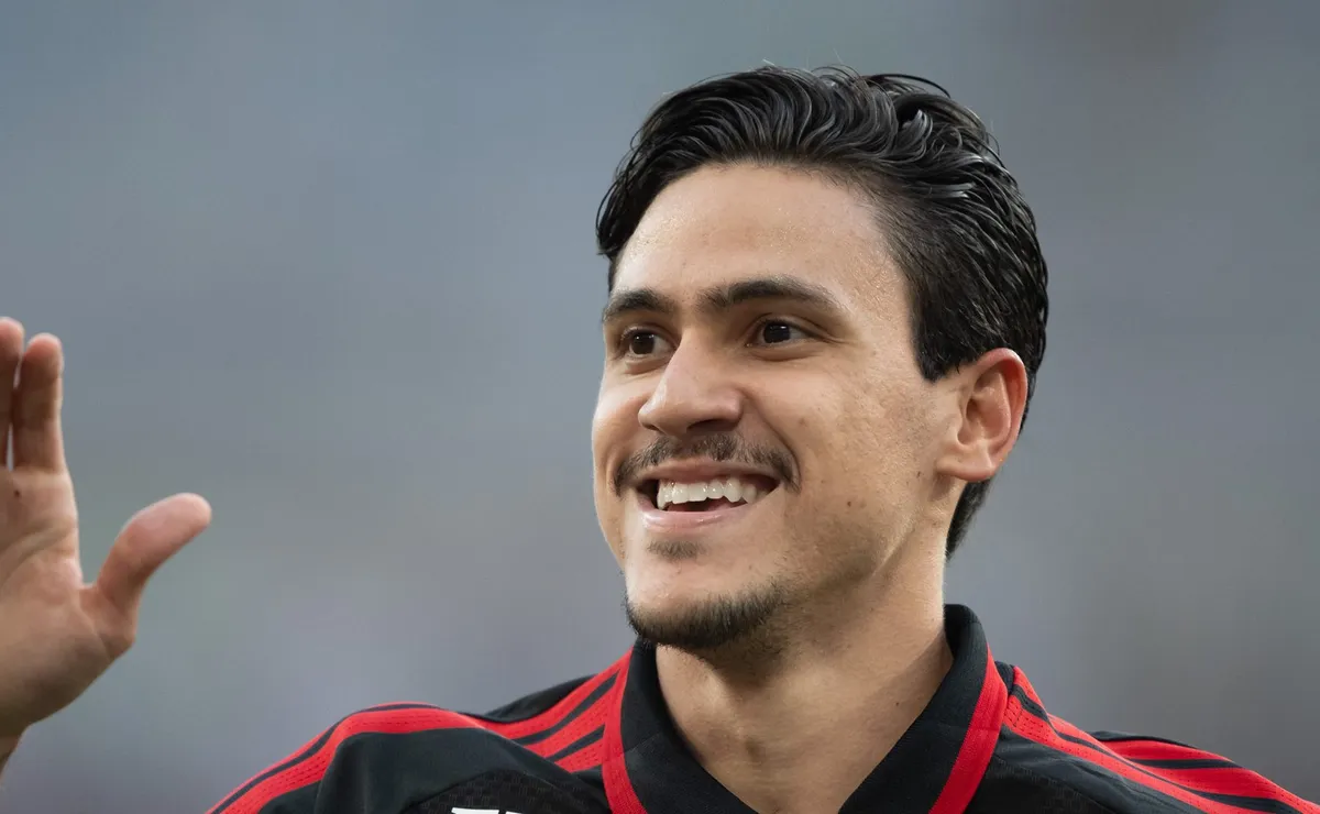 Al-Rayyan e futebol turco fazem sondagens para Pedro, mas o Flamengo mira renovação até 2030