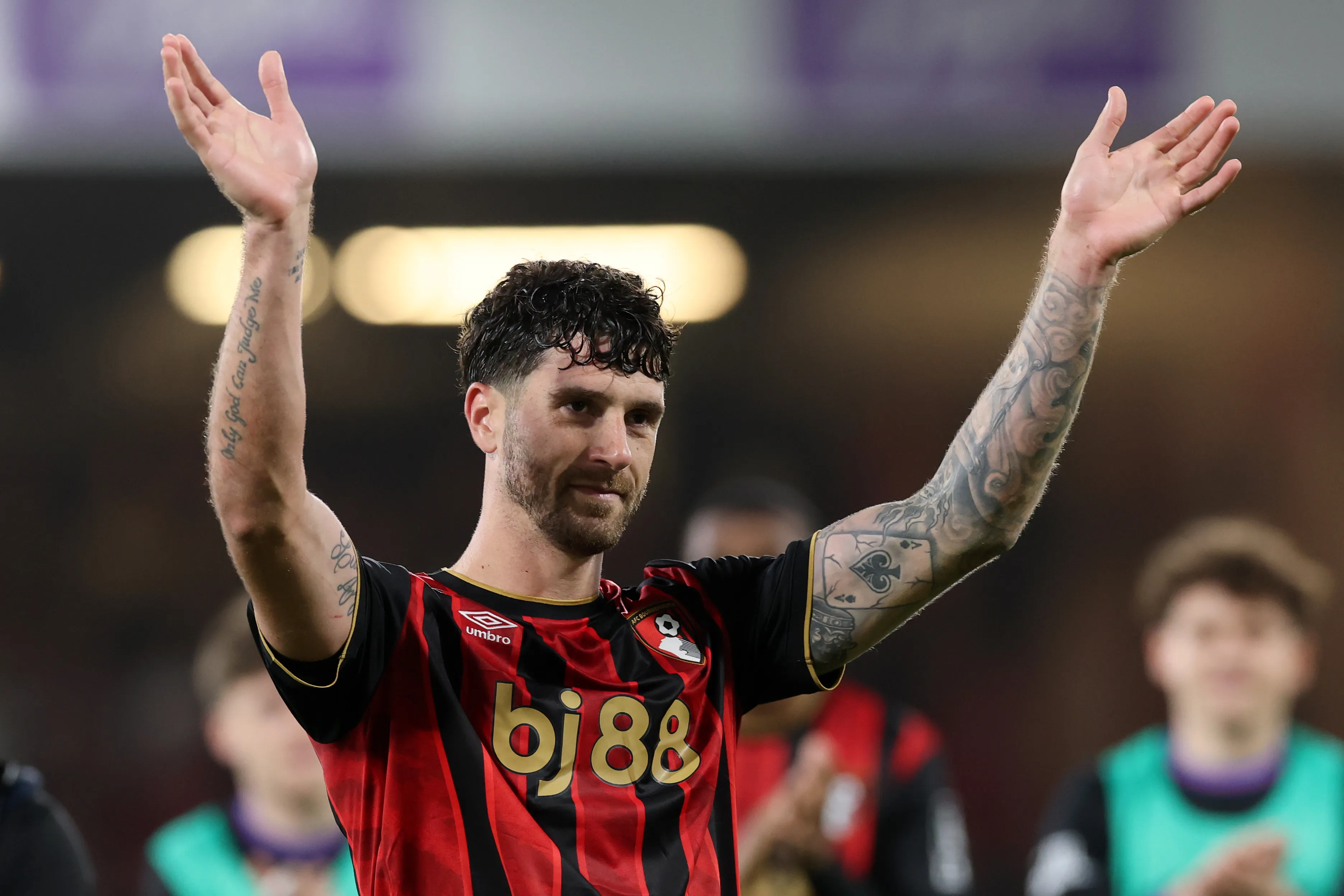 BOURNEMOUTH, ENGLAND – MAY 19: Marcos Senesi of AFC Bournemouth acknowledges the fans following the team’s draw in the Premier League match between Bournemouth and Manchester City at Vitality Stadium on May 19, 2026 in Bournemouth, England. (Photo by Michael Steele/Getty Images)