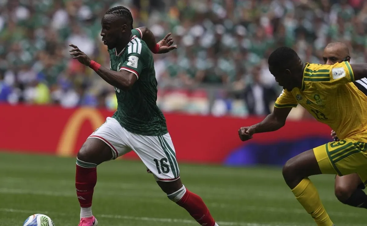 Quiñones, Lira e Jiménez se destacam na estreia e México mostra equilíbrio para sonhar alto na Copa