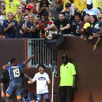Endrick revive lembrança de Pelé com o Brasil