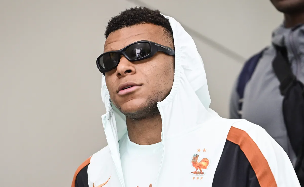 Mbappé não quer Didier Deschamps treinando outra seleção após se aposentar dos ‘Bleus’