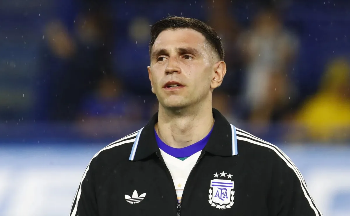 Dibu Martínez se recupera e deve ser titular na estreia da Argentina na Copa do Mundo