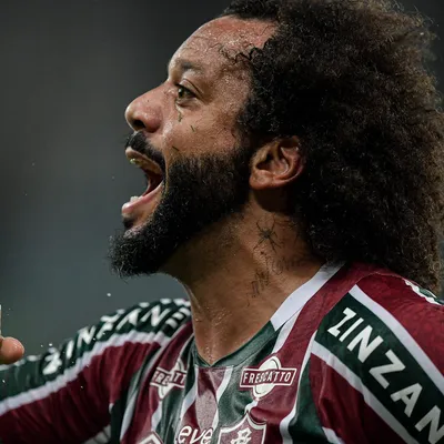 Marcelo é escoltado após confusão em México x África do Sul
