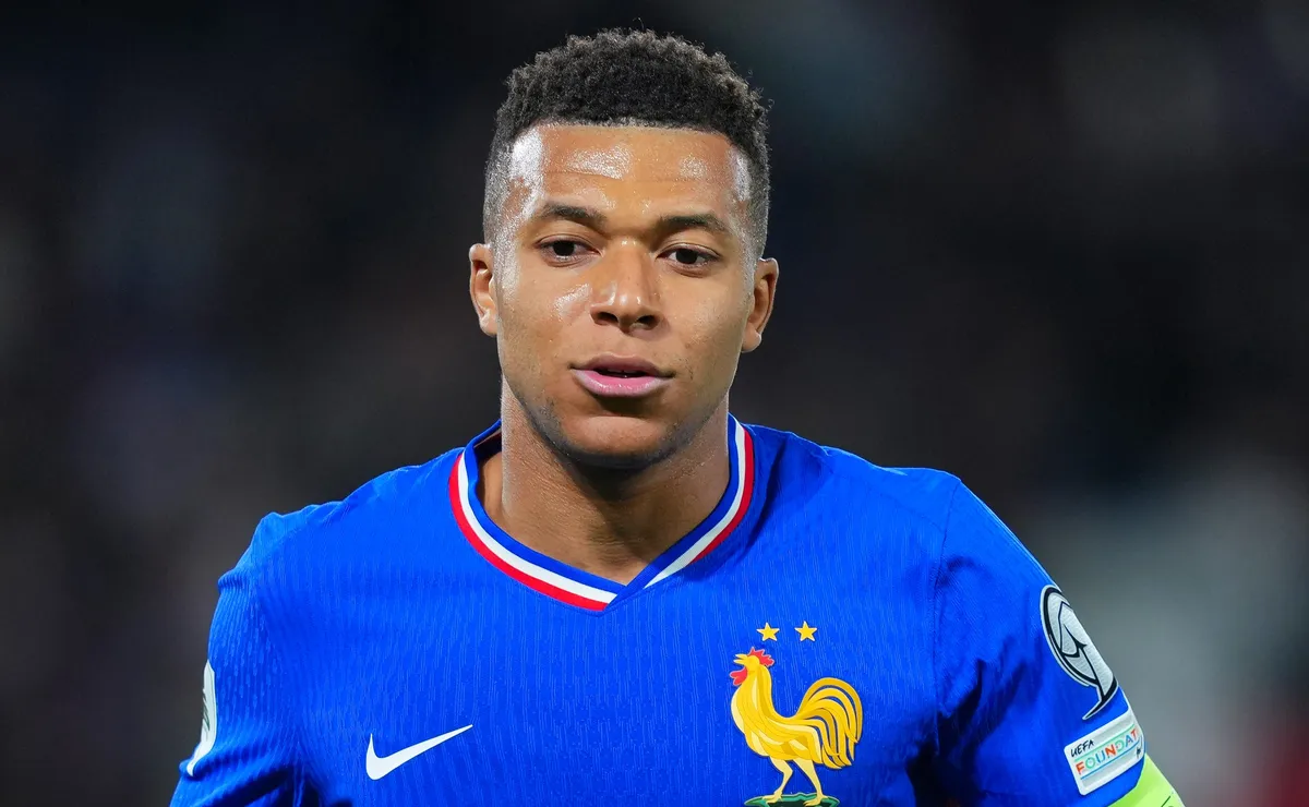 Dembélé defende Kylian Mbappé das críticas antes da Copa do Mundo e destaca importância na França