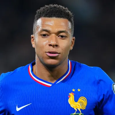 Dembélé defende Mbappé das críticas antes da Copa do Mundo