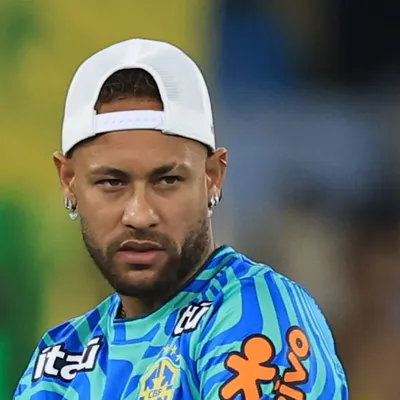 Neymar tem posição de liderança antes da estreia