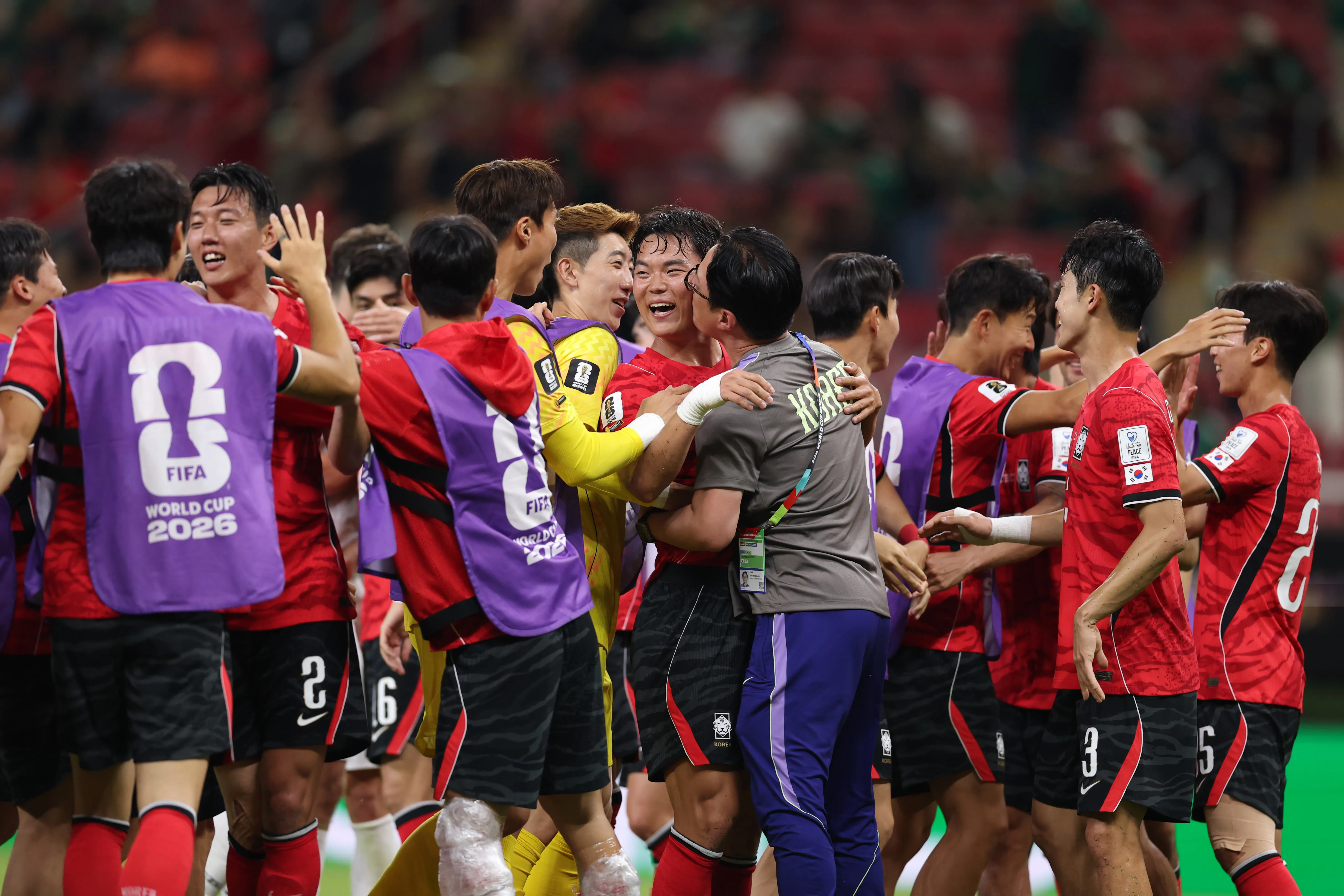 GUADALAJARA, MEXICO – JUNE 11: Kim Kwangjoon celebrates with Hyeon-Gyu Oh #18 of Korea Republic after the team’s victory in the FIFA World Cup 2026 Group A match between Korea Republic and Czechia at Guadalajara Stadium on June 11, 2026 in Guadalajara, Mexico. (Photo by Molly Darlington/Getty Images)