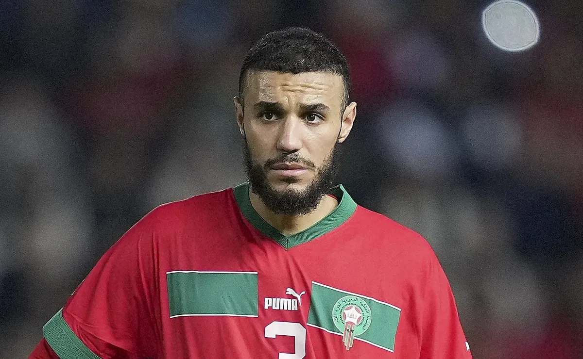Mazraoui treina normalmente e recebe liberação para atuar em Brasil x Marrocos na estreia da Copa