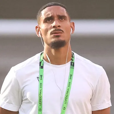 Zagueiro da França admite favoritismo para conquista da Copa