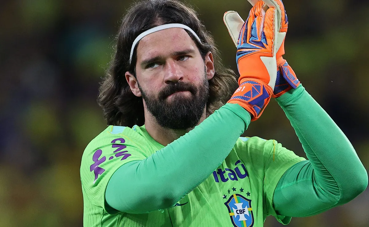 Alisson é sincero e comenta ausência de Hugo Souza na Copa do Mundo