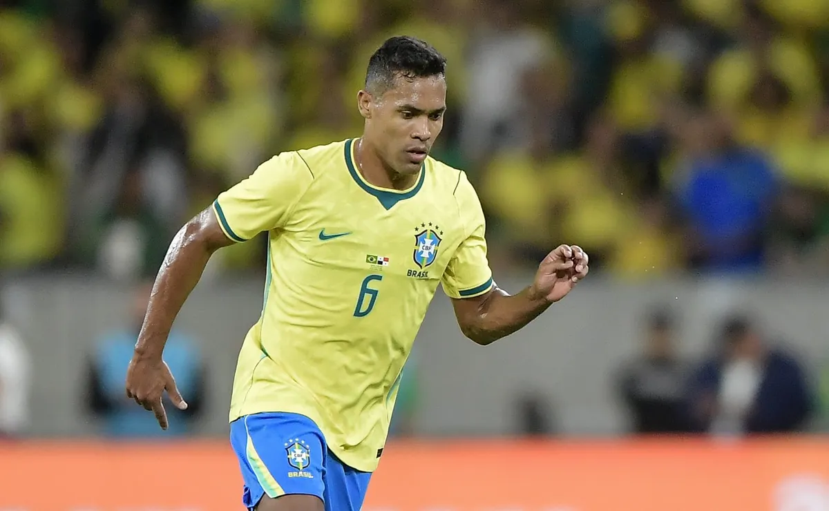Júnior critica laterais esquerdos da Seleção e questiona escolha para a Copa do Mundo
