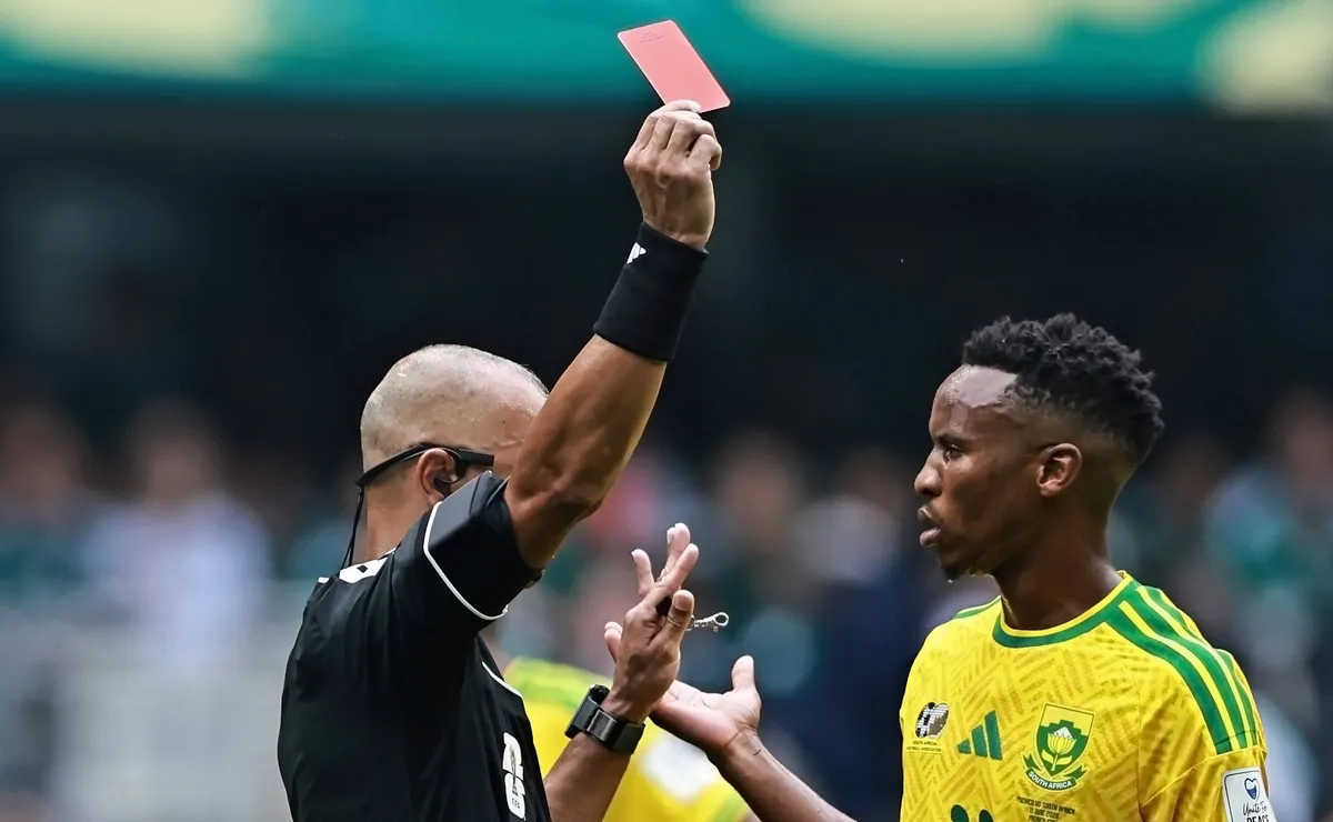 Wilton Pereira Sampaio pode usar espanhol em revisões na Copa, mas FIFA orienta explicação em inglês