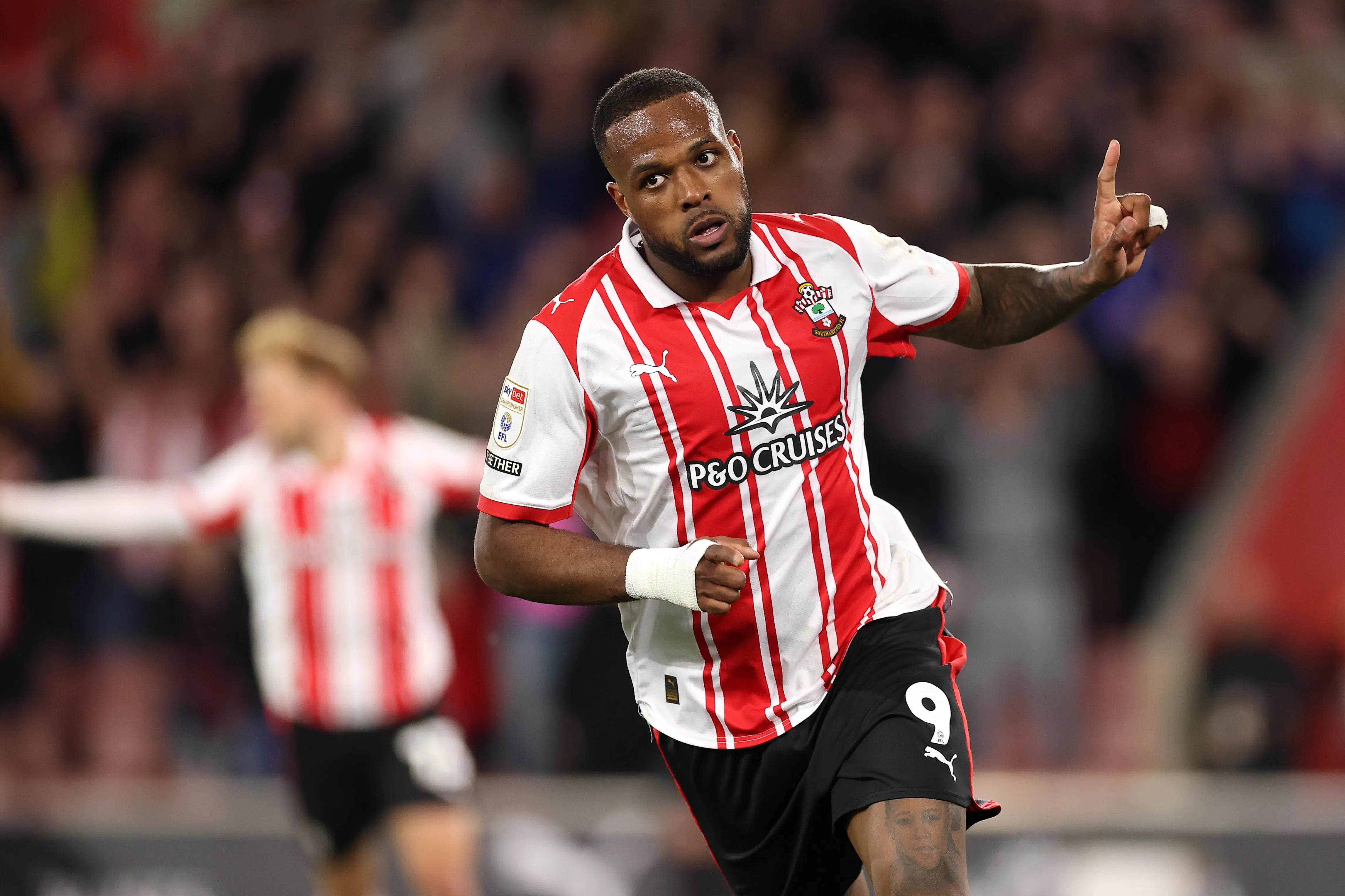 Antes de estreia na Copa, canadense havia marcado pela última vez em maio, ainda com a camisa do Southampton – Foto: Warren Little/Getty Images