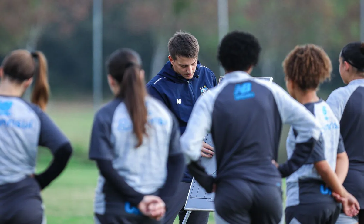 Grêmio se prepara para duelo contra o Vasco em busca da liderança do Brasileirão Feminino Sub-17