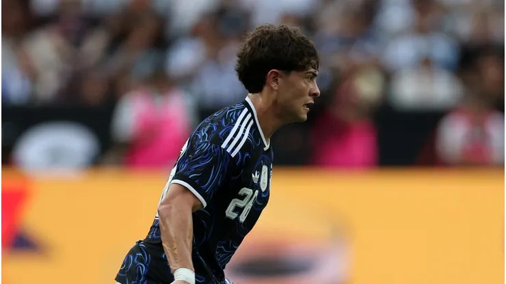 Agustin Giay durante amistoso contra Honduras.