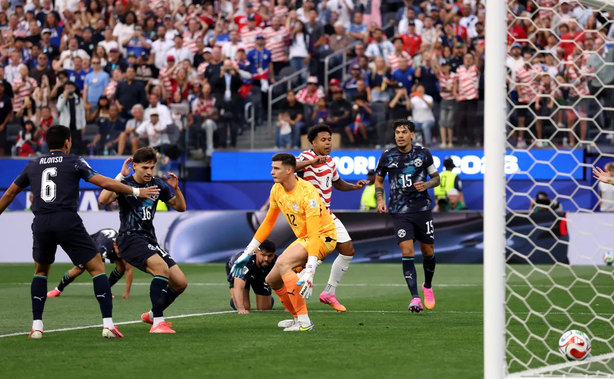Bobadilla marca contra nos minutos iniciais e vira vilão do Paraguai contra os Estados Unidos na Copa