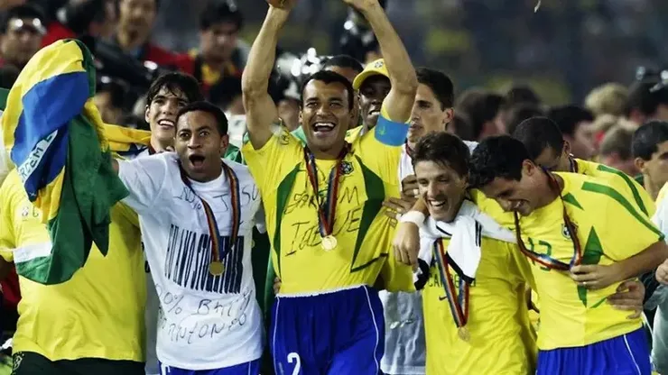 Penta com a Seleção Brasileira, ex-lateral Júnior demonstra confiança no hexa. Foto: Sergio Barzaghi/Gazeta Press