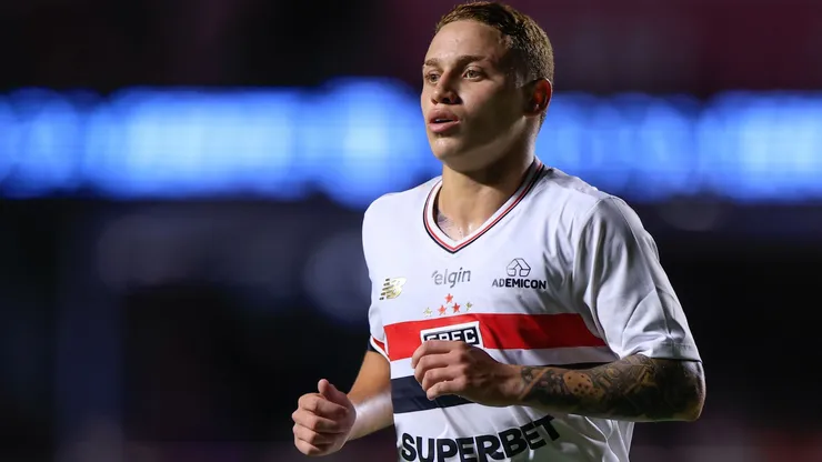 São Paulo recebe propostas por Maik enquanto define futuro do lateral afastado — Foto Marcello ZambranaAGIF (1)