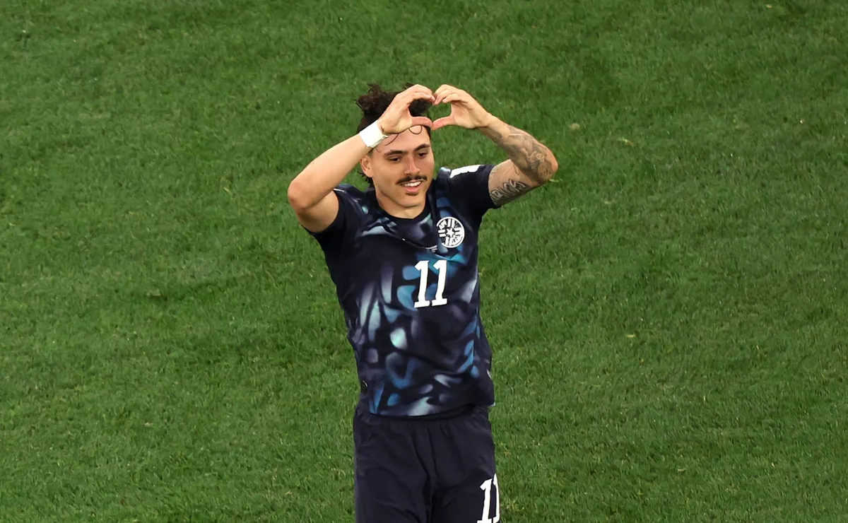 Maurício desabafa após goleada sofrida pelo Paraguai e faz comparação com Argentina de Messi
