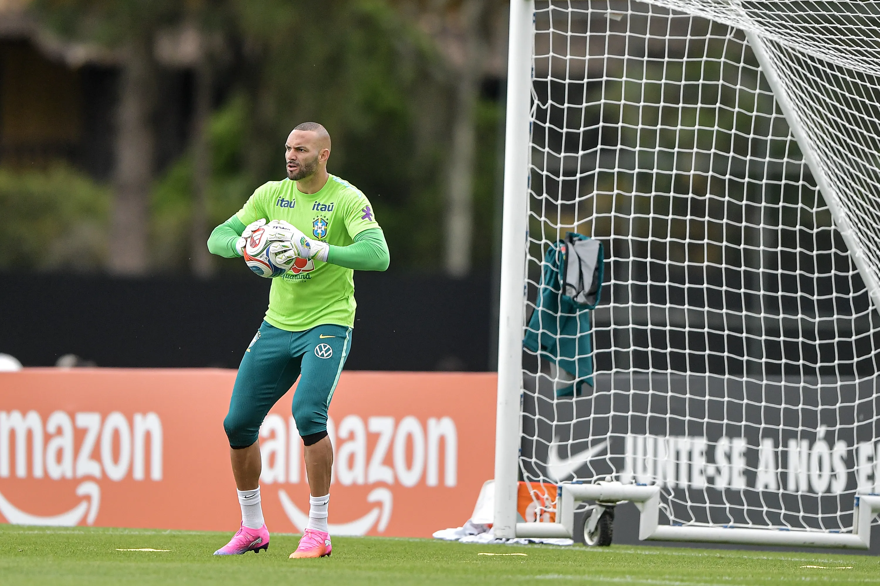 RJ – TERESOPOLIS – 29/05/2026 – BRASIL, TREINO – Weverton  goleiro do Brasil durante treino no Centro de Treinamento Granja Comary. Foto: Thiago Ribeiro/AGIF
