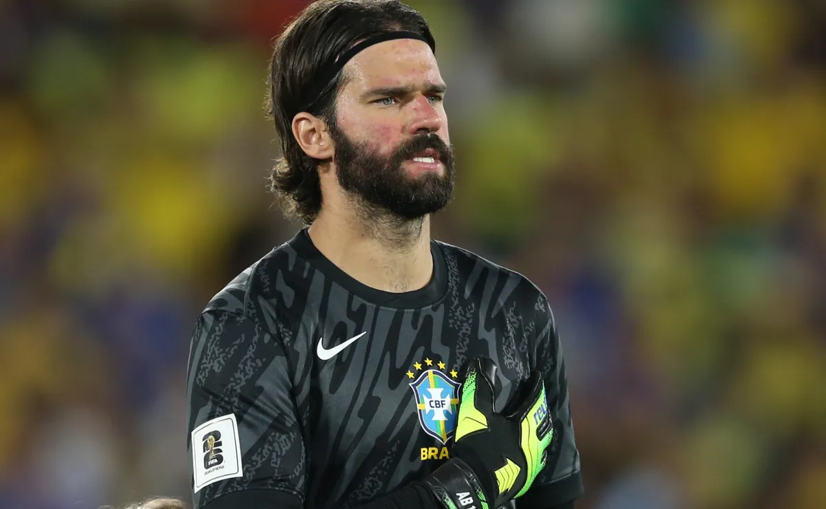 Alisson chega pressionado para a Copa do Mundo e busca redenção na Seleção Brasileira