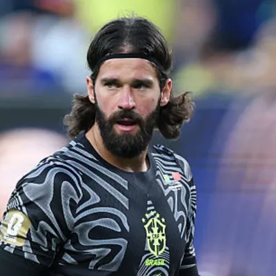 Alisson admite erros e cobra evolução do Brasil na Copa