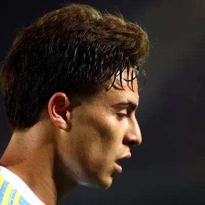 Kenan Yildiz vai para campo no sacrifício em Austrália x Turquia