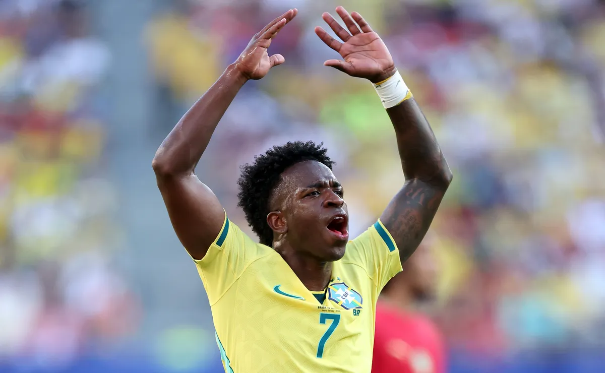 Vinícius Júnior analisa Brasil 1 x 1 Marrocos e se recusa a responder pergunta em espanhol